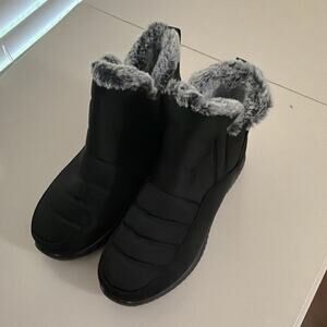 Go Waterproof Faux Fur Lined Slip On Ankle Snow Boots Black Women's Size 11